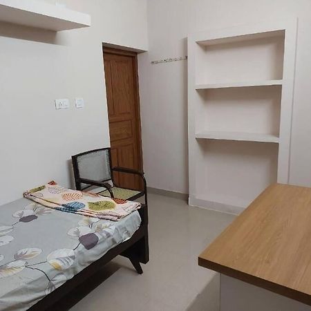 Home In Guruvayur-3 Bedroom Екстер'єр фото