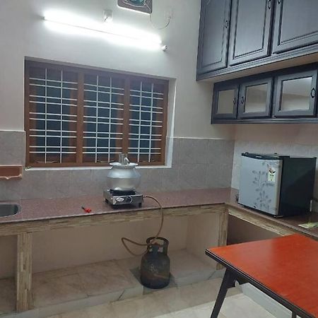 Home In Guruvayur-3 Bedroom Екстер'єр фото