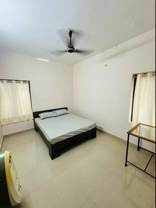Home In Guruvayur-3 Bedroom Екстер'єр фото
