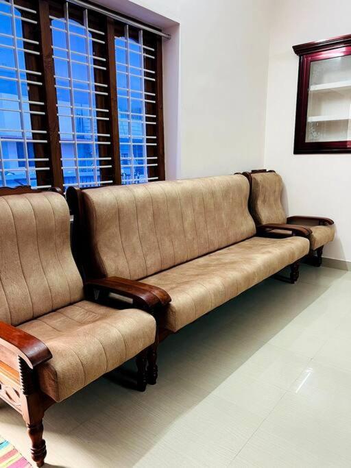 Home In Guruvayur-3 Bedroom Екстер'єр фото